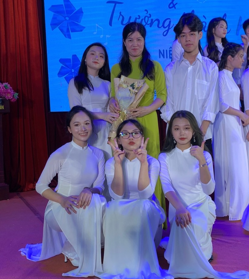 Nam sinh người Nùng đạt điểm 10 Hoá duy nhất ở Lạng Sơn nhận học bổng toàn phần ảnh 1