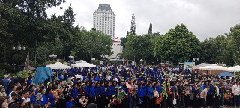 Đông đảo nhân dân các dân tộc trên địa bàn tỉnh Lạng Sơn tham gia lễ hội