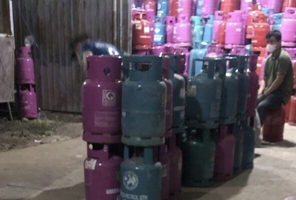 Bình Định: Tạm giữ hơn 2.000 vỏ bình gas không có hóa đơn chứng từ- Ảnh 1.